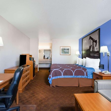 Super 8 By Wyndham Cleburne Motel Exterior photo