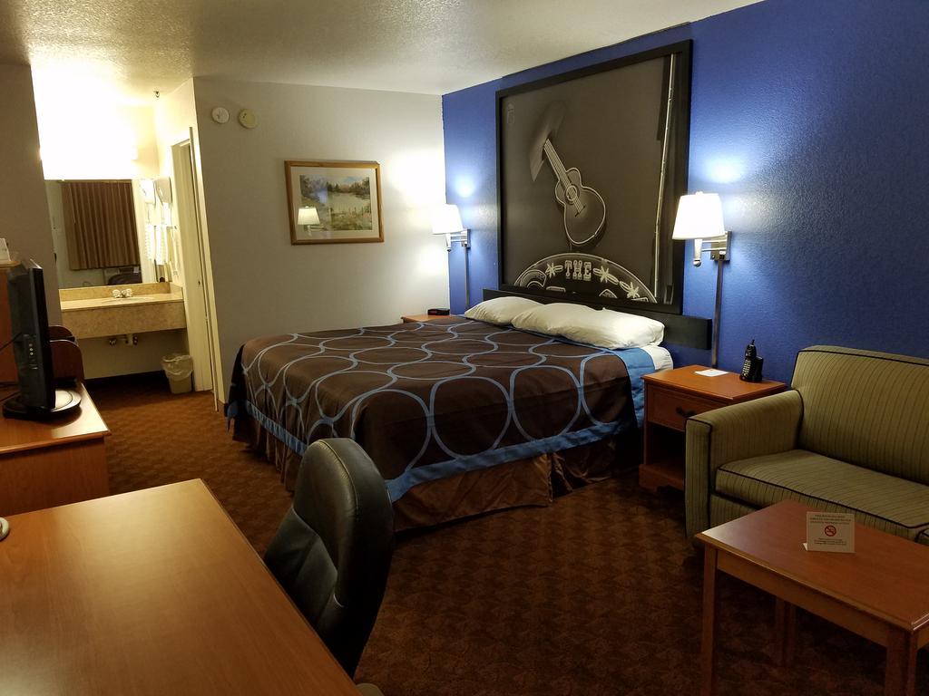 Super 8 By Wyndham Cleburne Motel Exterior photo